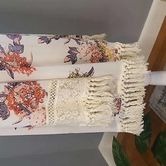 Xhilaration Floral Lace and Tassel Trimmed Bohemian Kimono Cover- Up - Size L - Picture 3 of 7